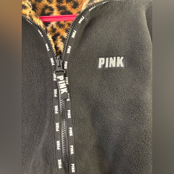 Victoria's Secret Pink Leopard Reversible Sherpa Cozy Fleece Hoodie
Code 5 - Picture 4 of 8